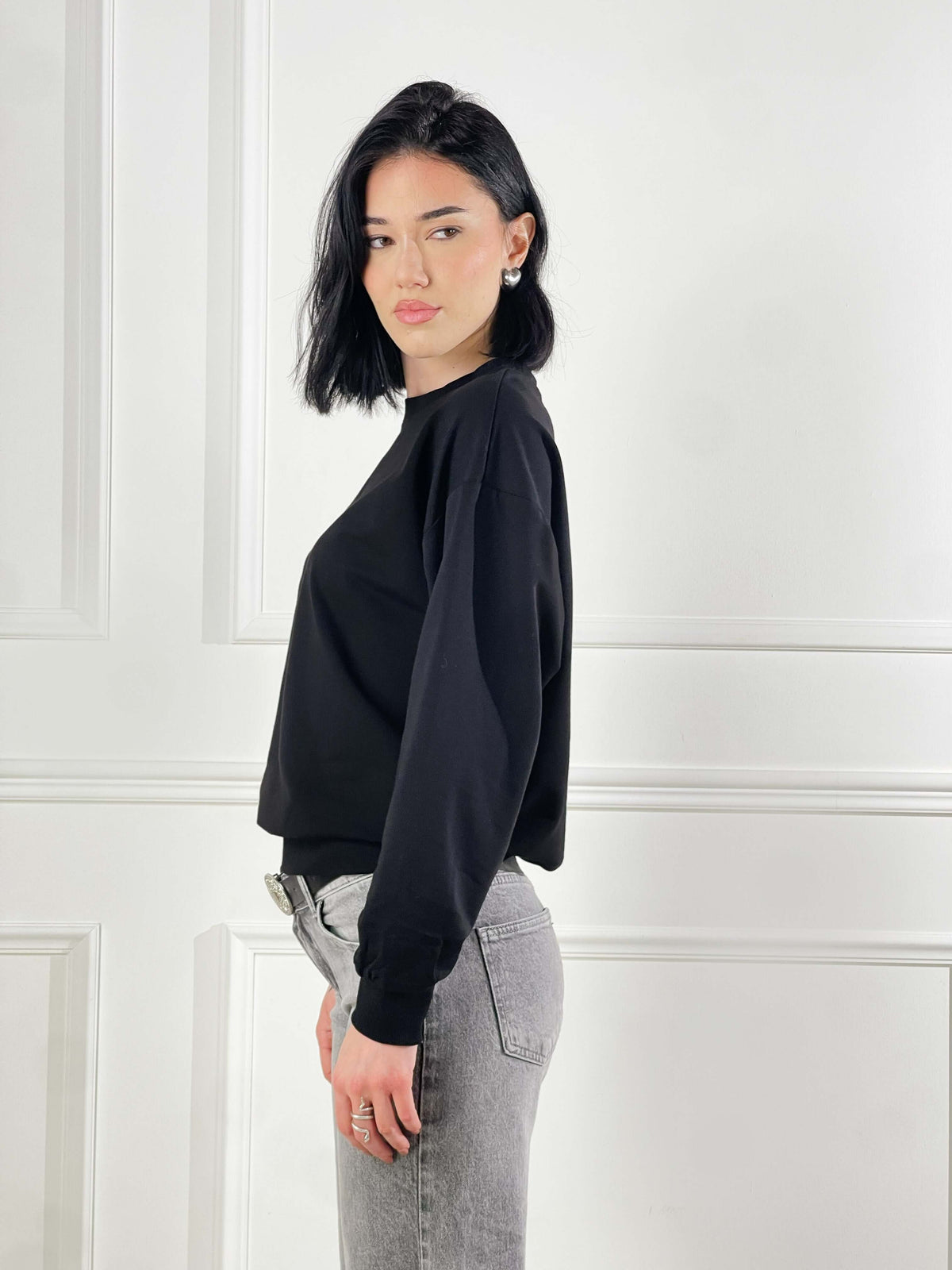 Sudadera básica de cuello redondo