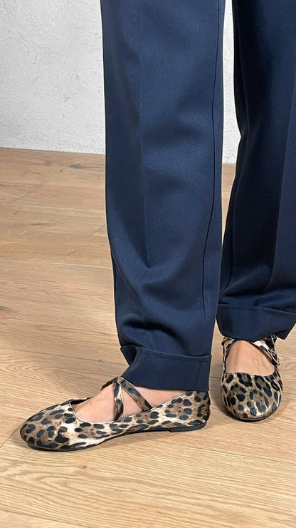 Pantalón cigarette con vuelta