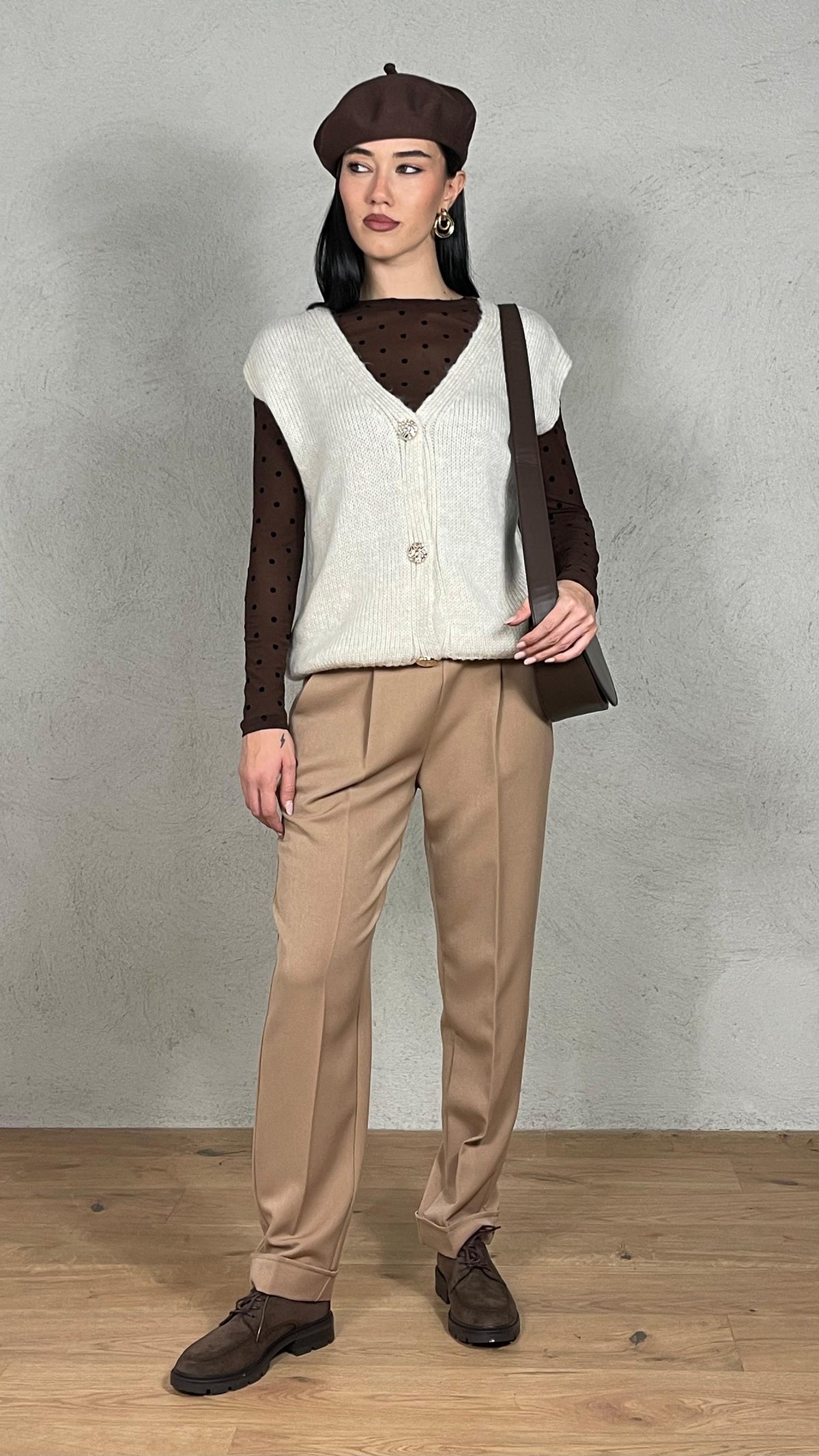 Pantalón cigarette con vuelta