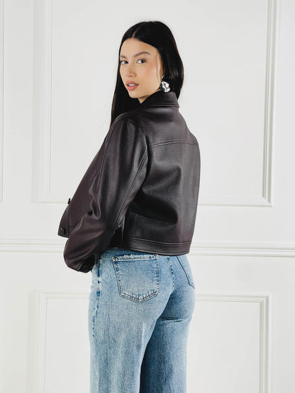 Chaqueta crop efecto piel