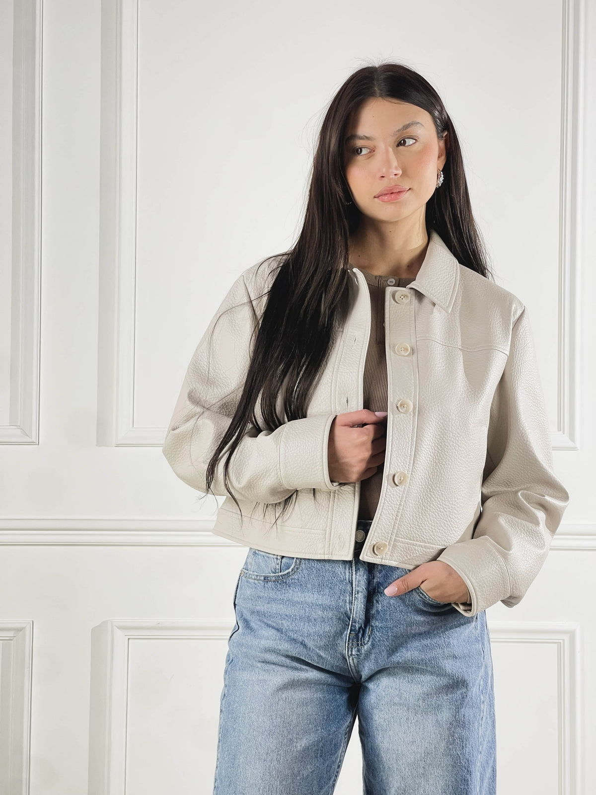 Chaqueta crop efecto piel