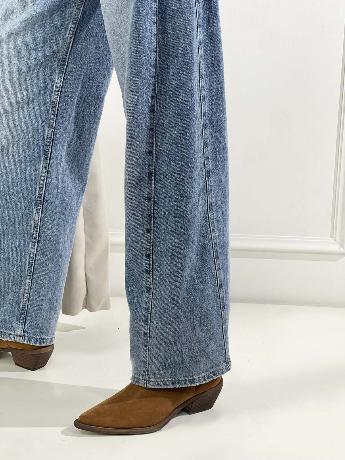 Jeans con costuras laterales