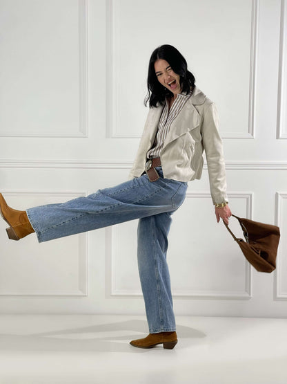 Jeans con costuras laterales