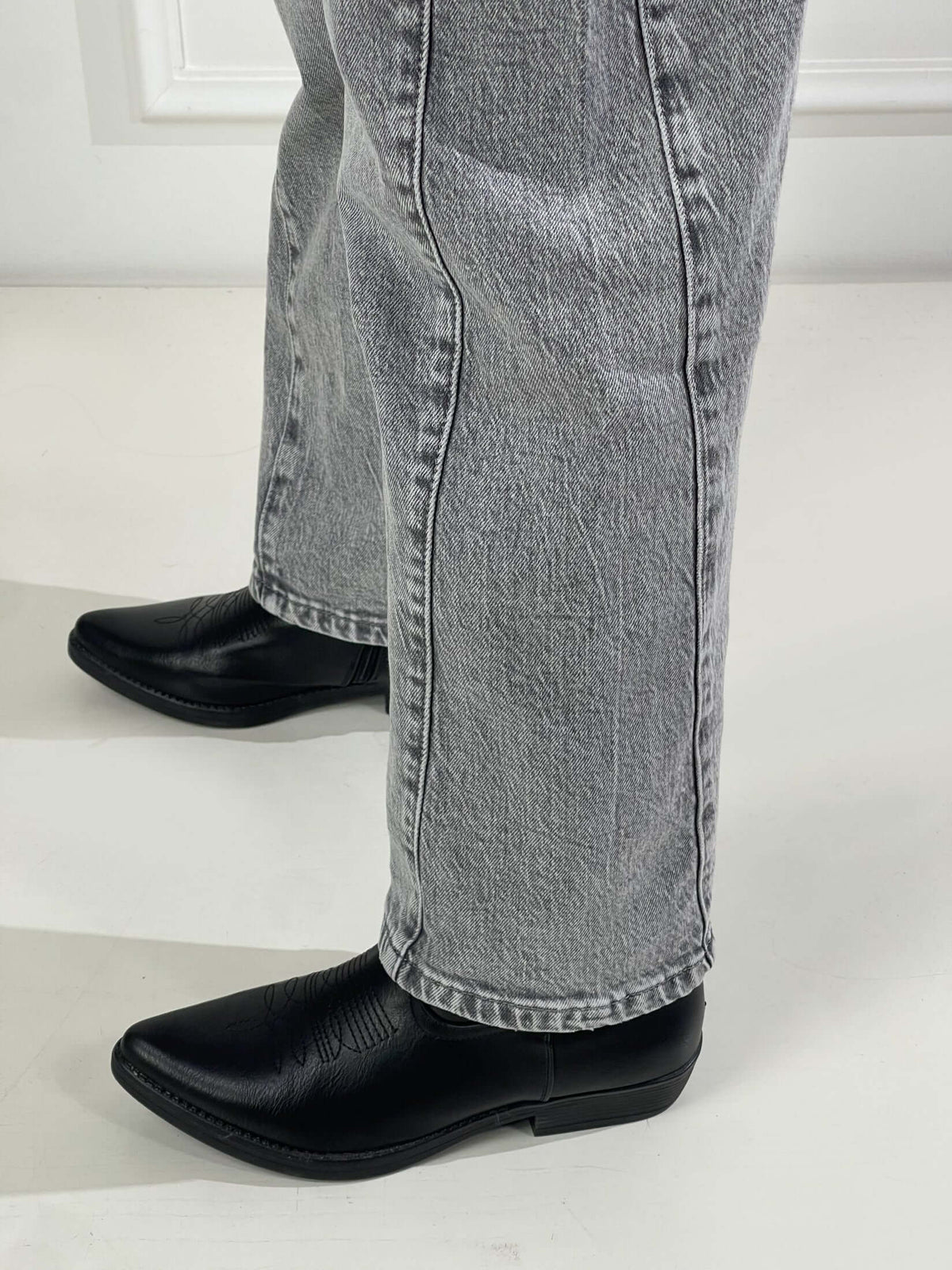 Jeans con costuras laterales