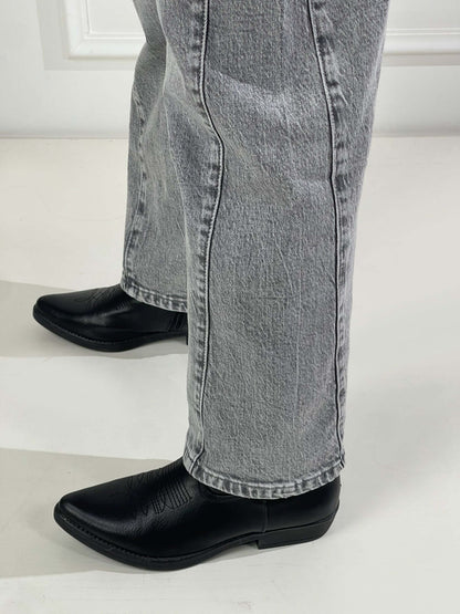 Jeans con costuras laterales