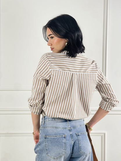 Camisa con escote en V