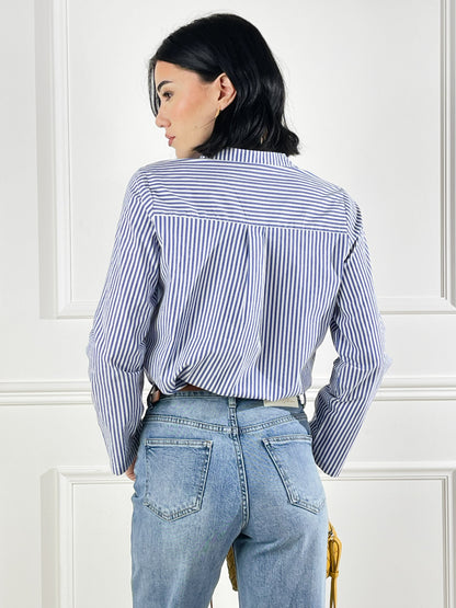Camisa con escote en V