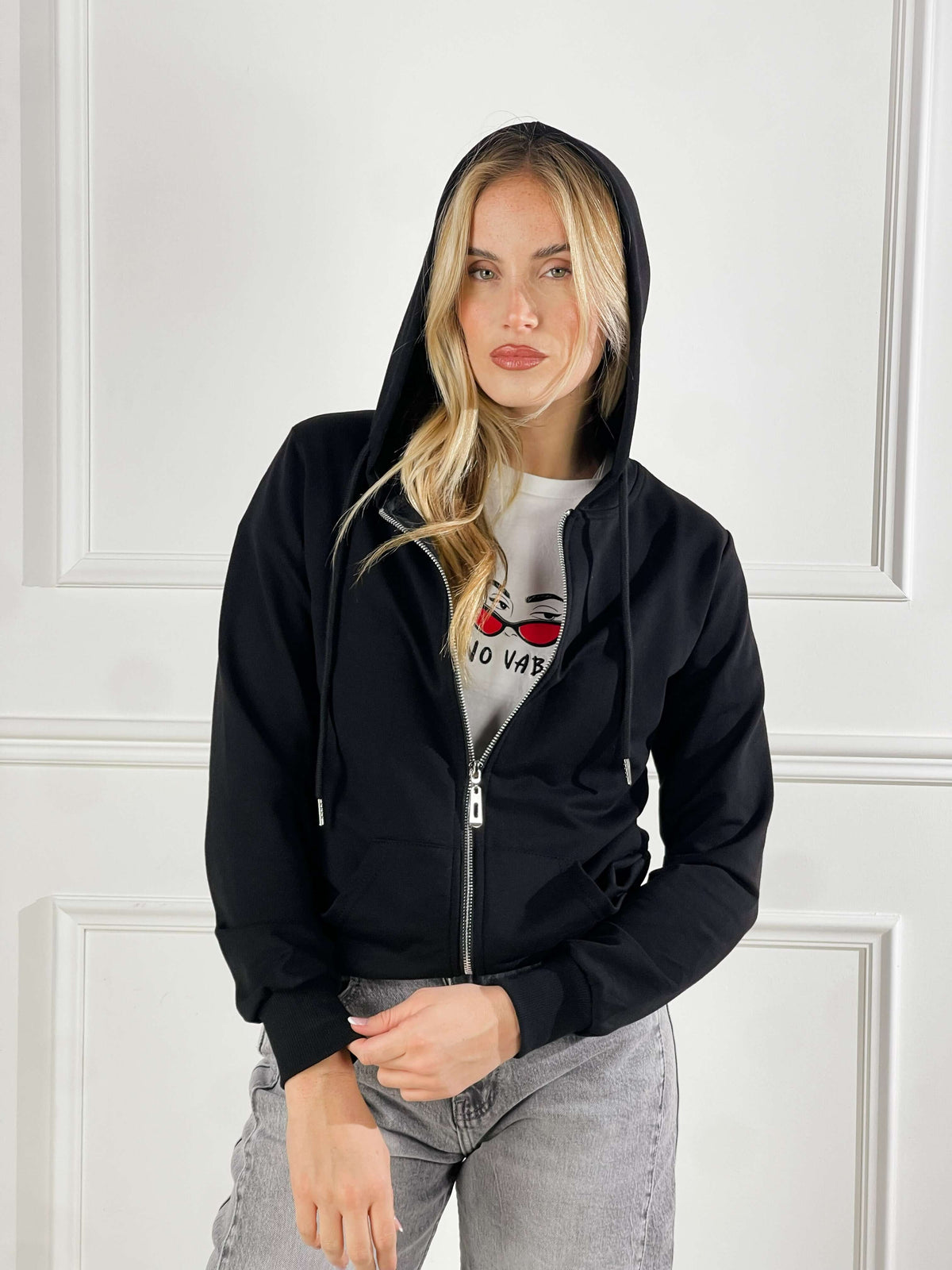 Sudadera básica con capucha y cremallera