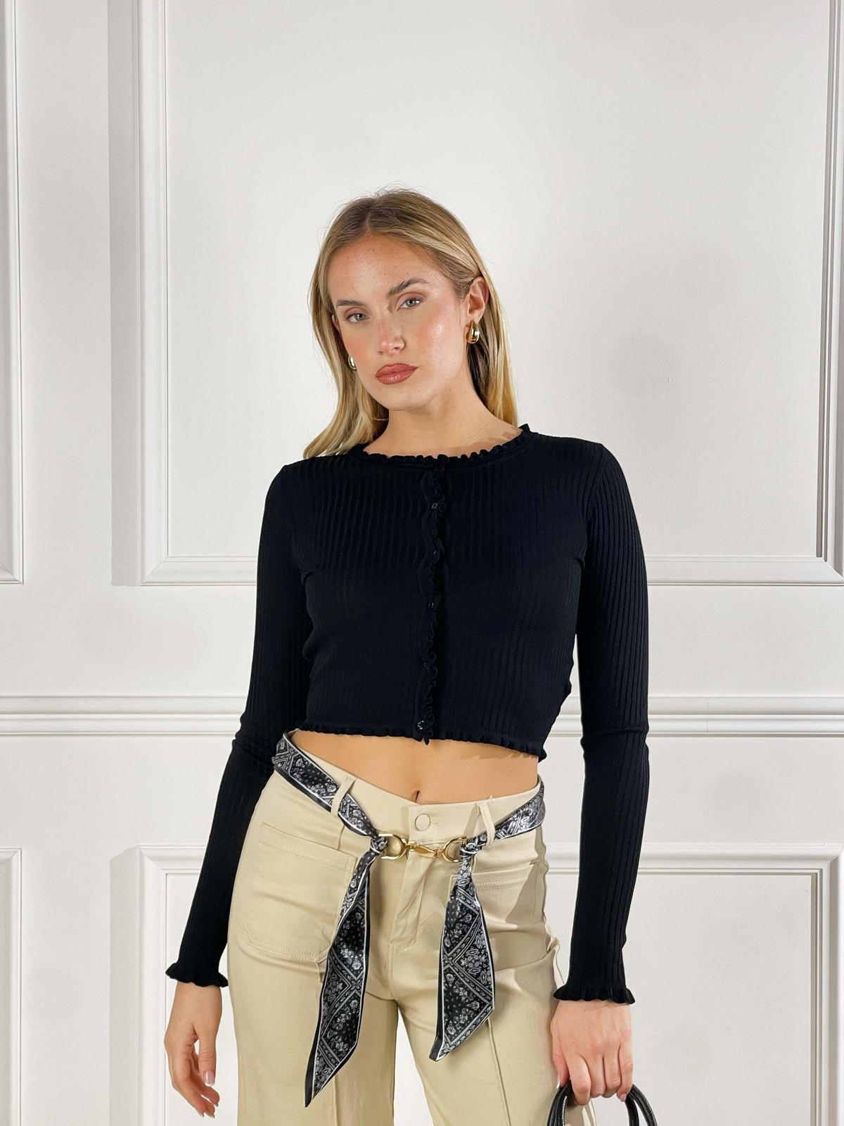 Pantalón con pañuelo en la cintura