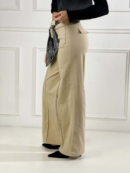 Pantalón con pañuelo en la cintura
