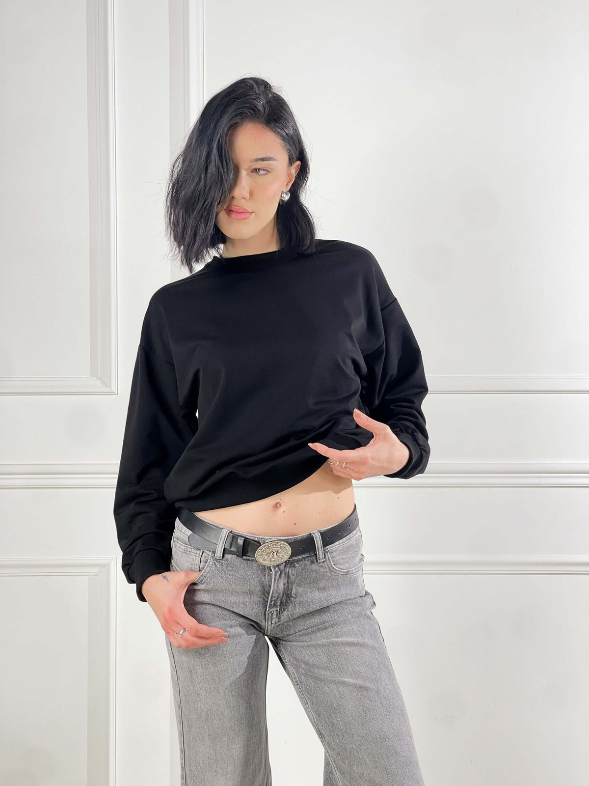 Sudadera básica de cuello redondo