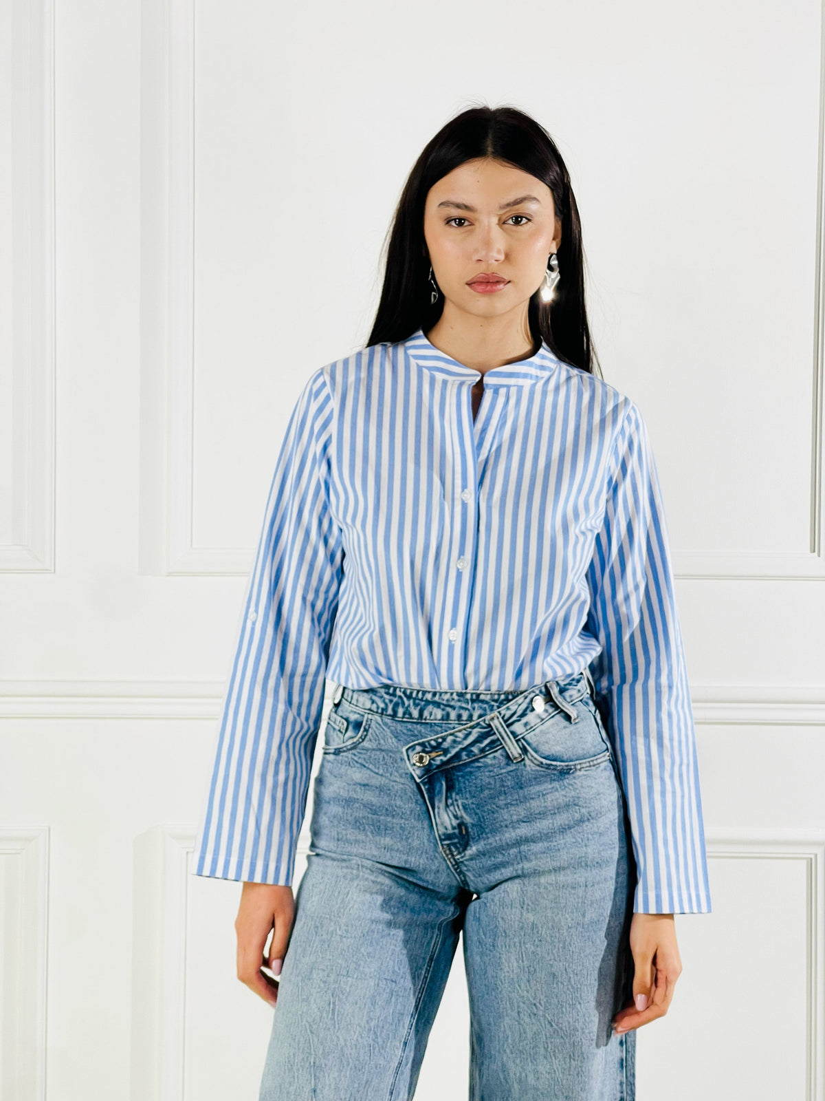 Camisa con escote en V