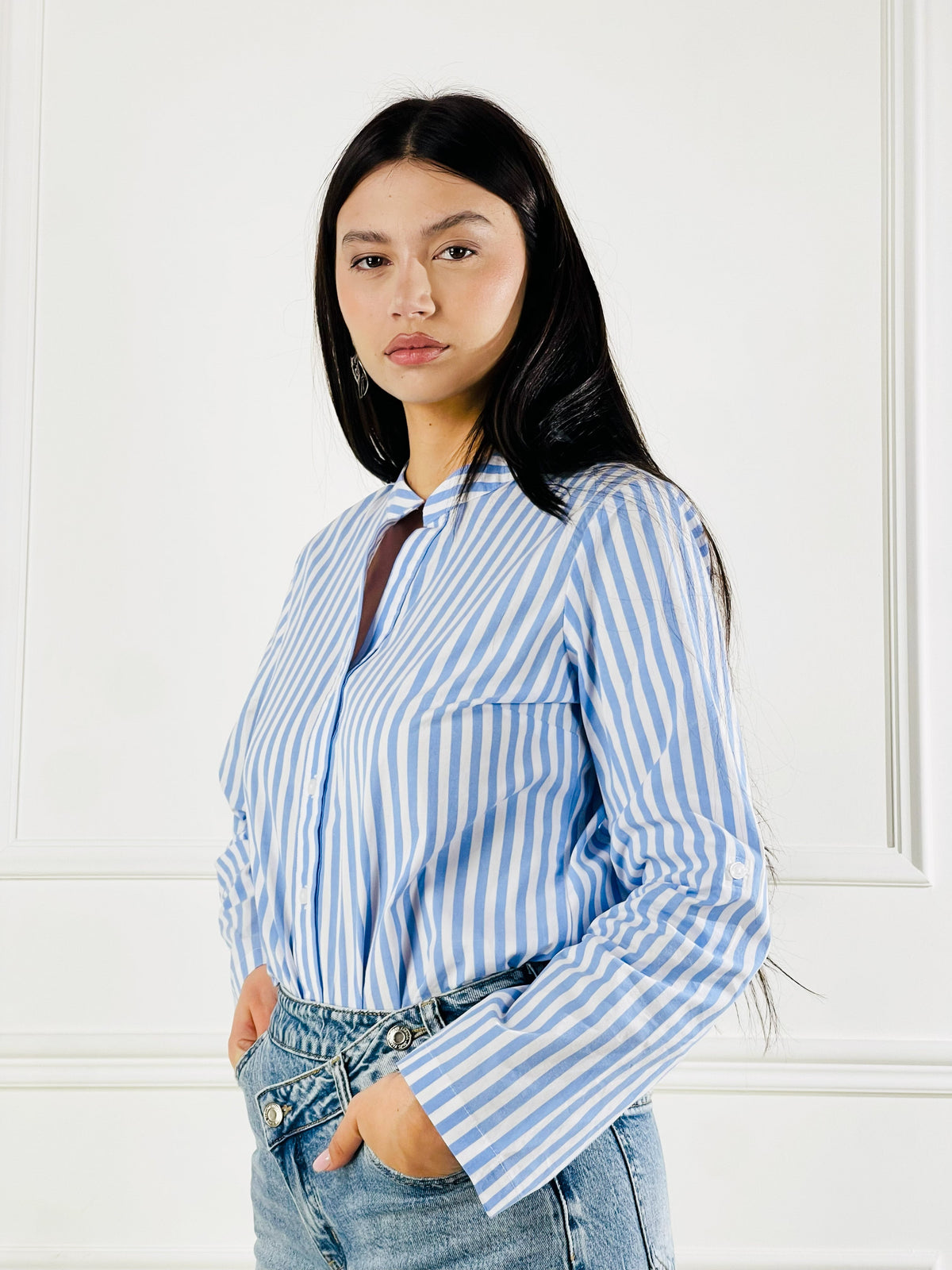 Camisa con escote en V