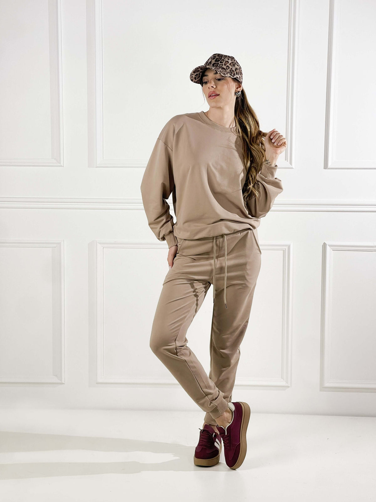 Pantalón de felpa con elástico en el tobillo
