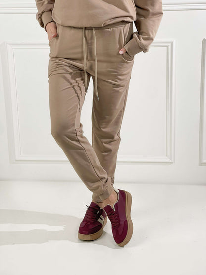 Pantalón de felpa con elástico en el tobillo
