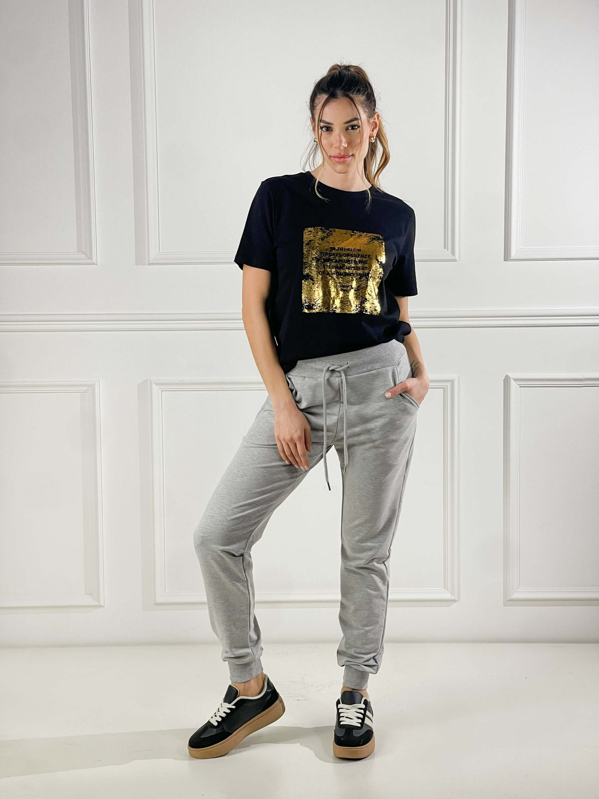 Pantalón de felpa con elástico en el tobillo