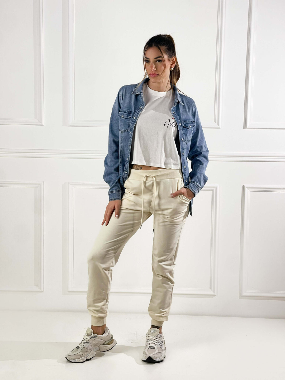 Pantalón de felpa con elástico en el tobillo