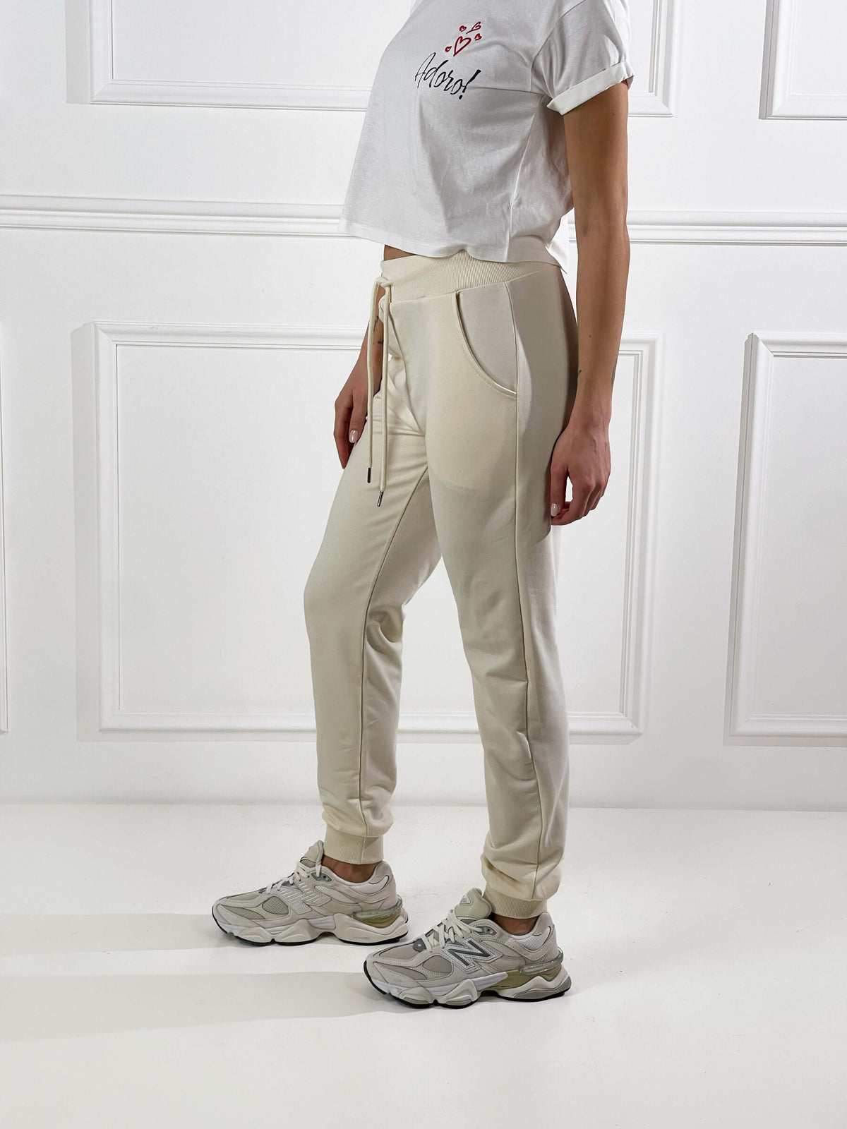 Pantalón de felpa con elástico en el tobillo
