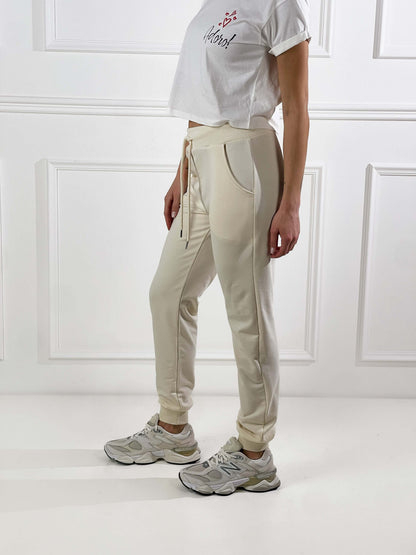 Pantalón de felpa con elástico en el tobillo