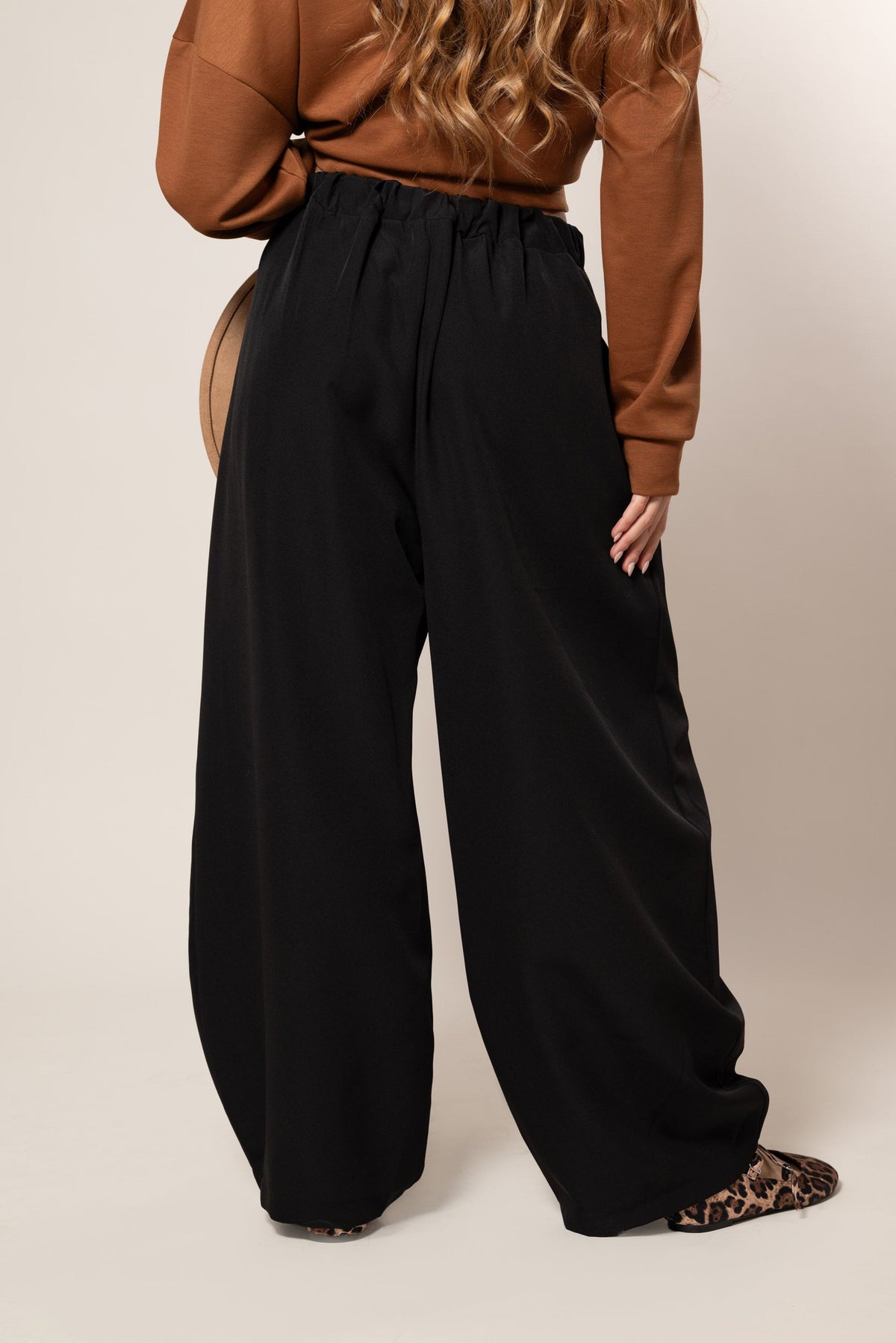 Pantalón cruzado