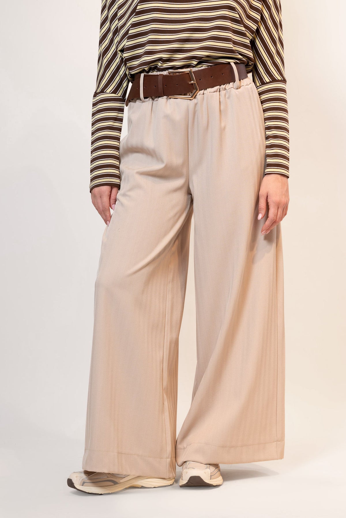 Pantalón palazzo con cinturón
