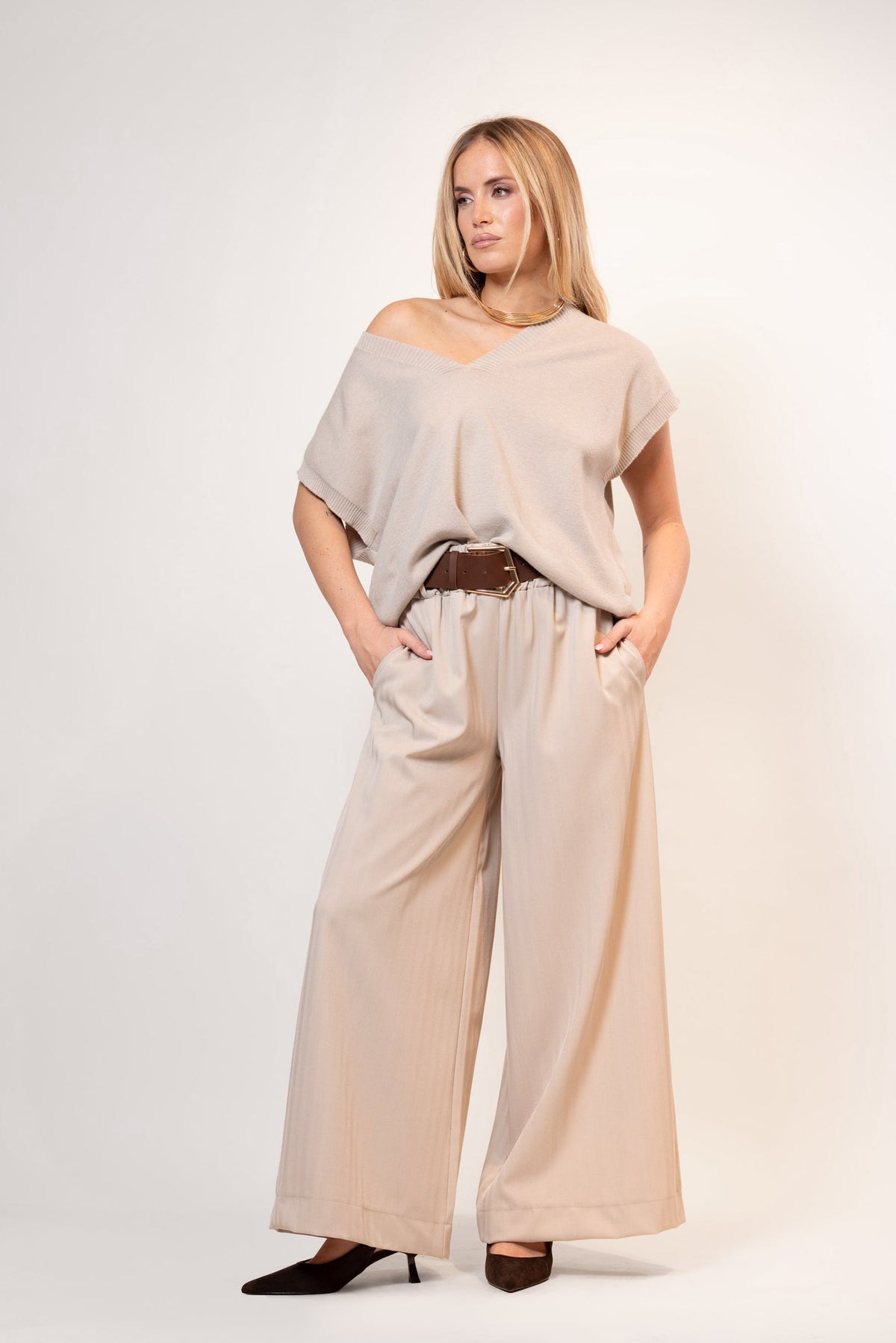 Pantalón palazzo con cinturón