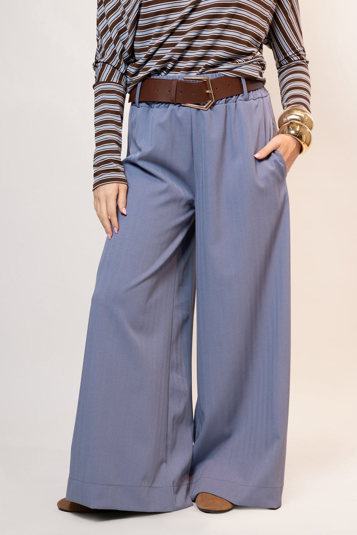 Pantalón palazzo con cinturón