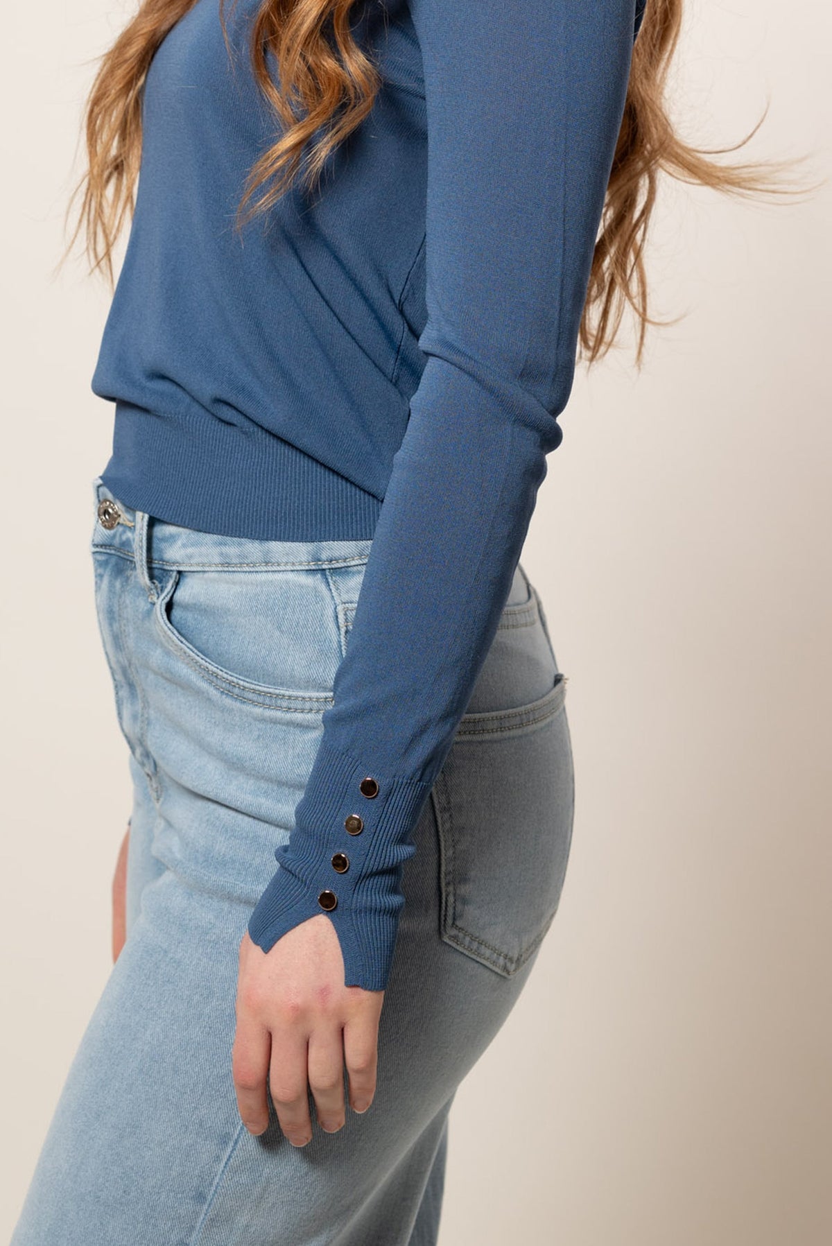Jersey cuello redondo con botones