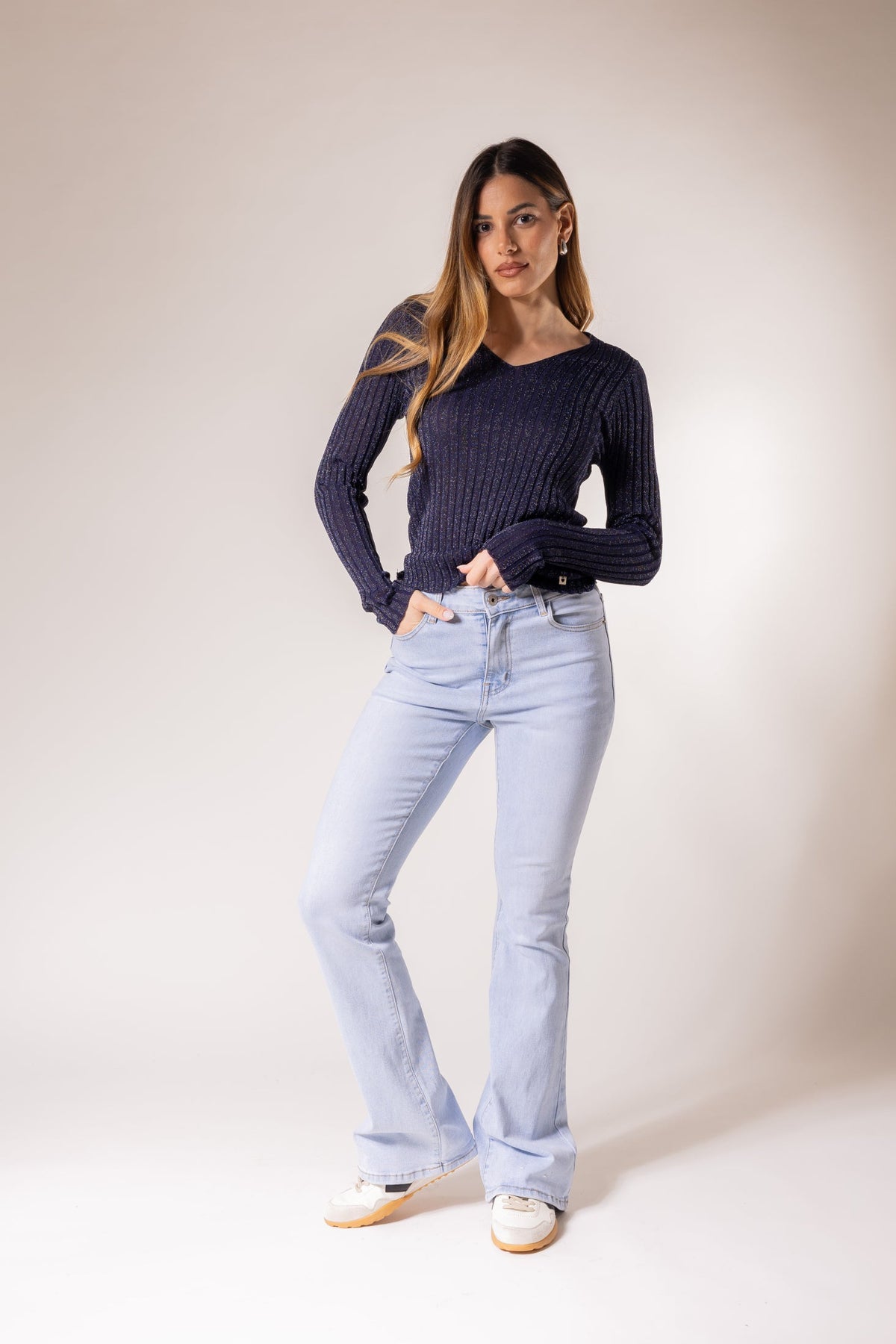 Jersey de canalé con escote en V