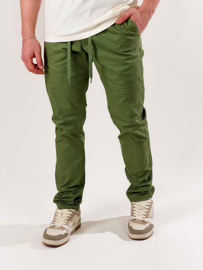 Pantalón slim fit con cordón