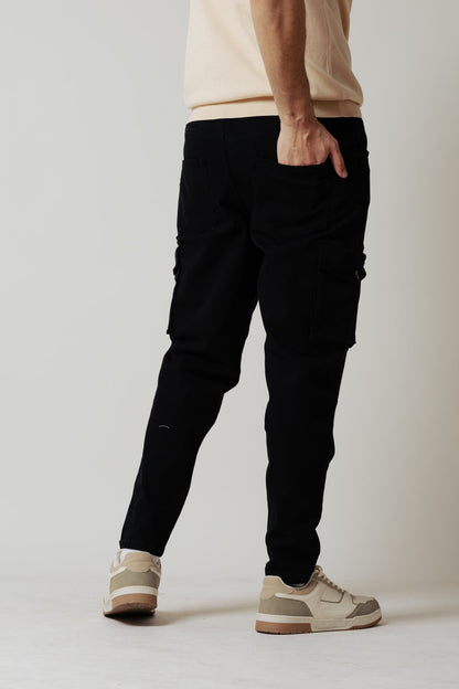 Pantalón cargo con bolsillos grandes