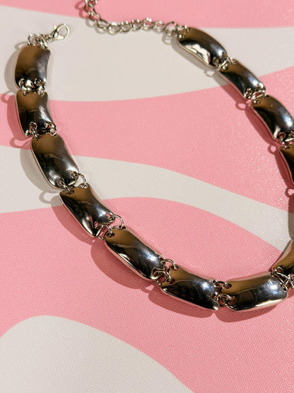 Collar choker de eslabones planos