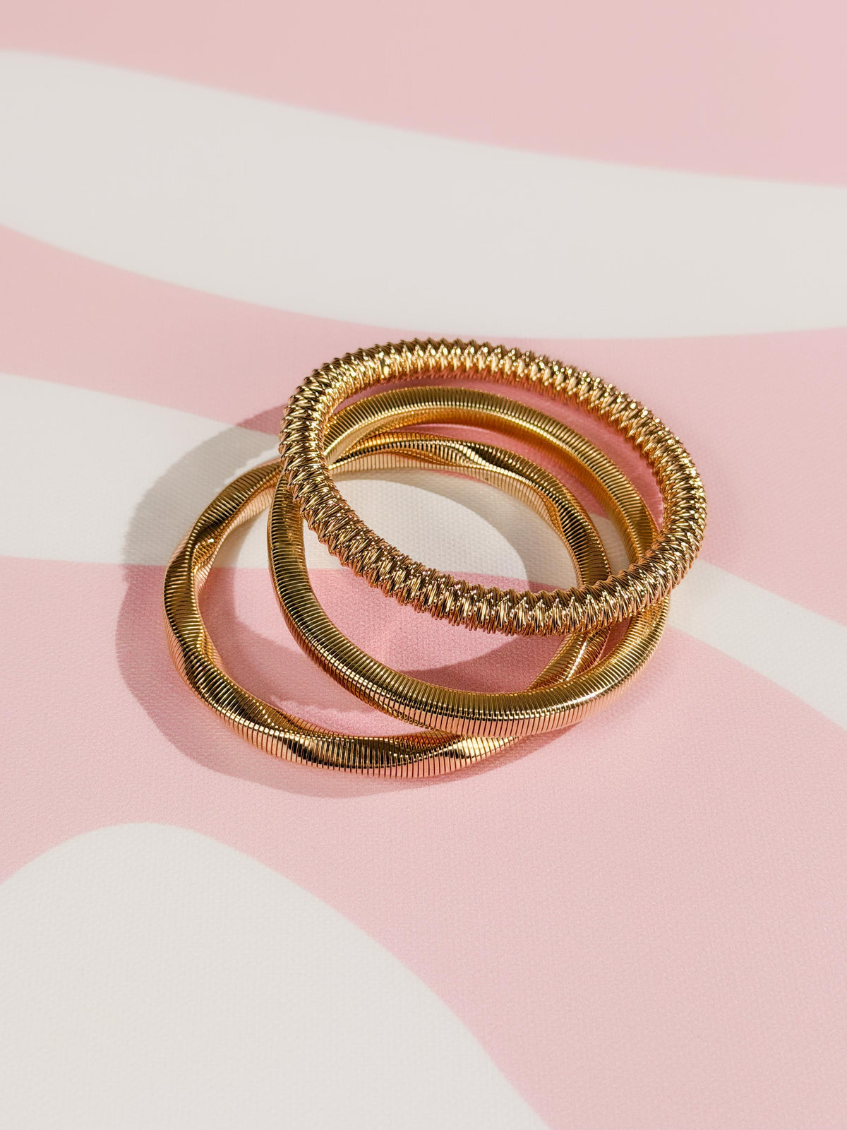 Trío de pulseras de hilo elástico