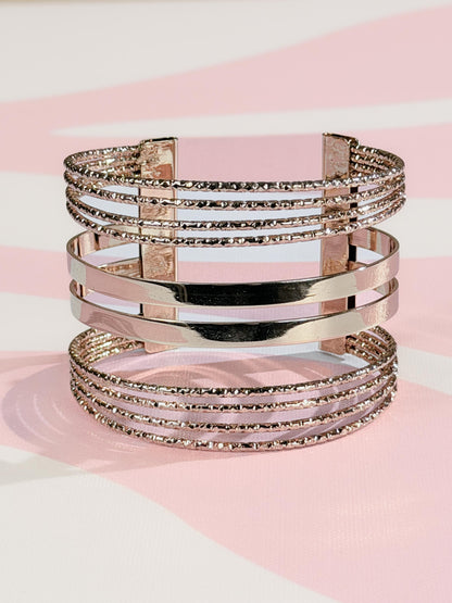 Pulsera rígida de filas múltiples