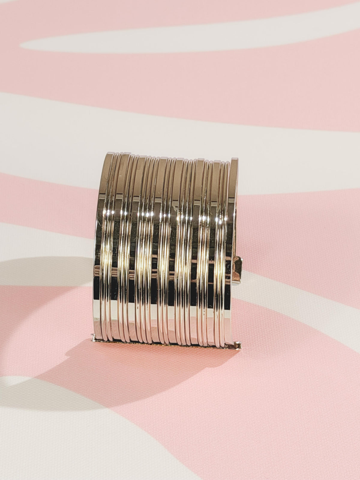 Pulsera cuff mediana