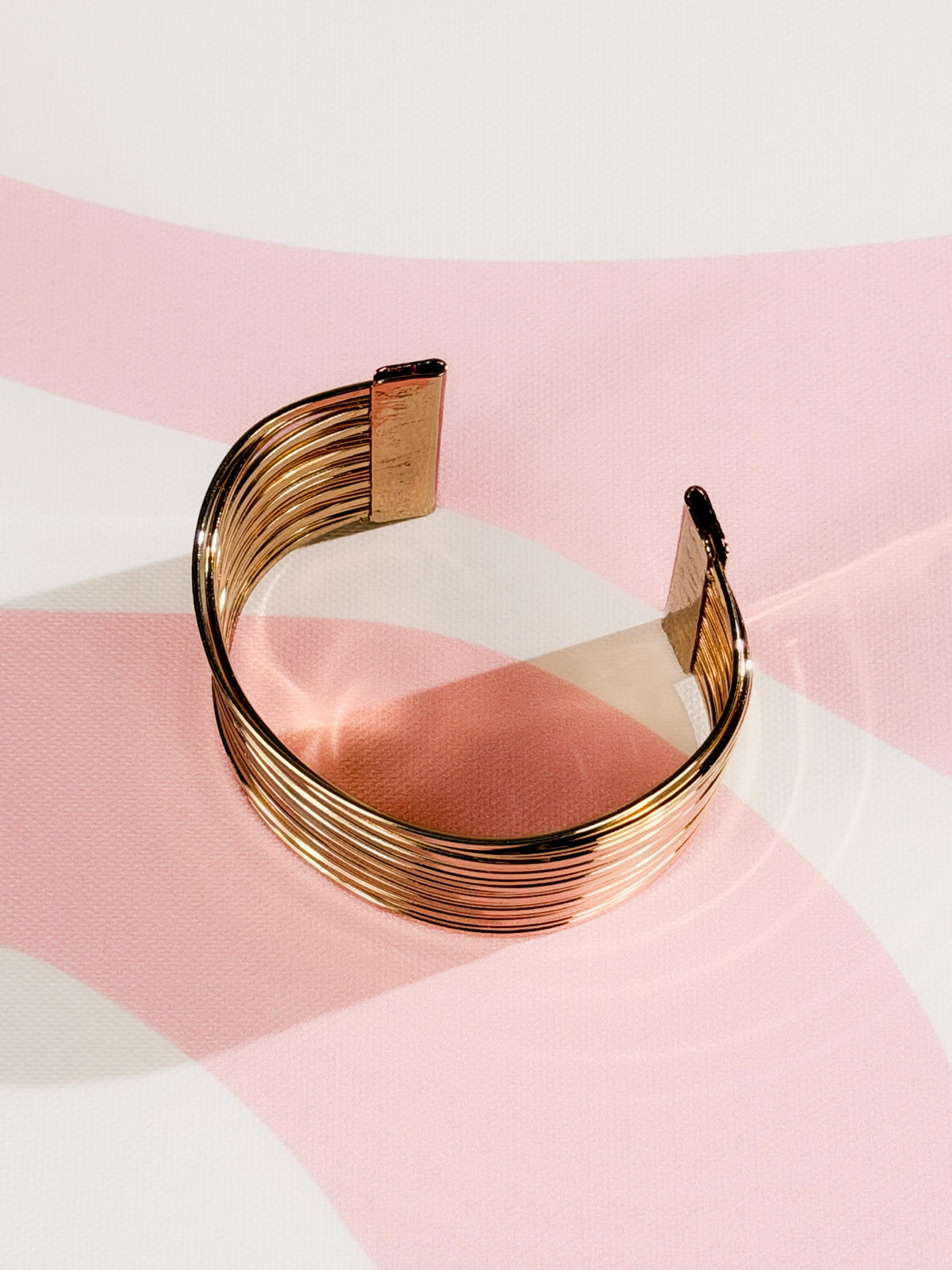 Pulsera cuff mediana