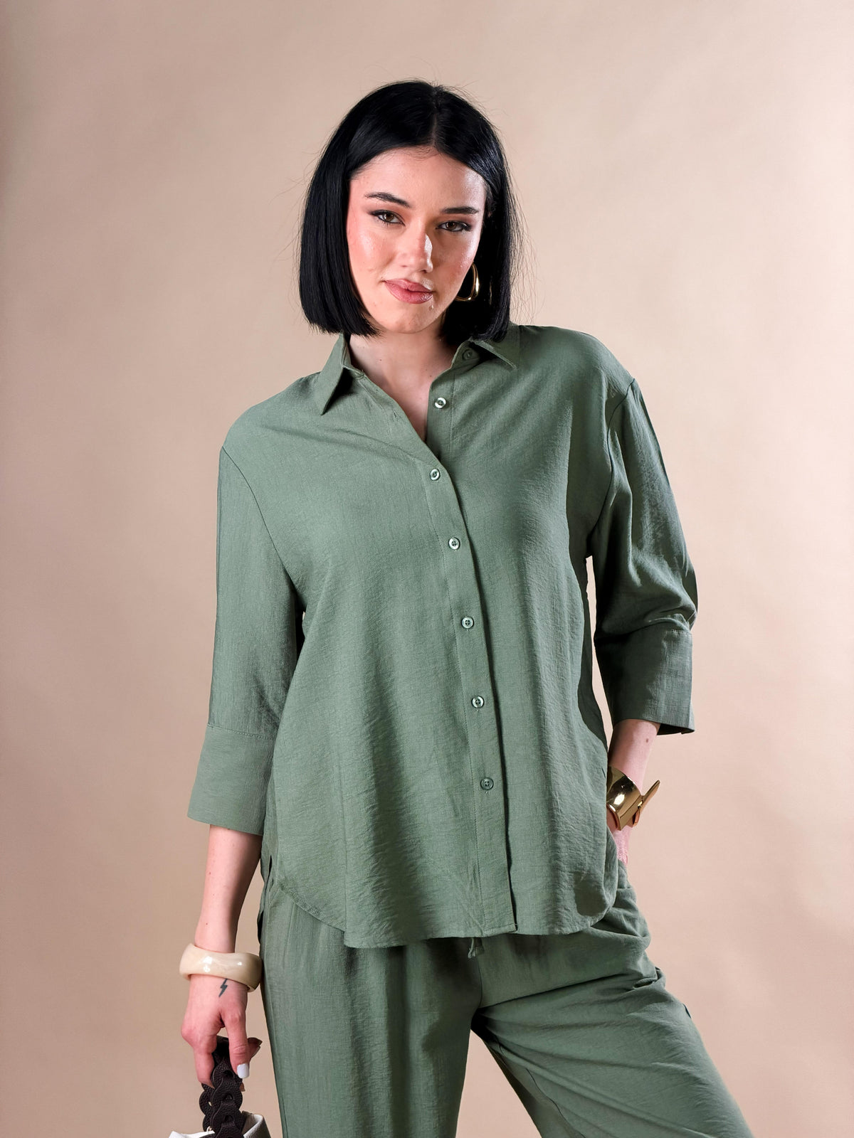 Camisa con botones y mangas tres cuartos