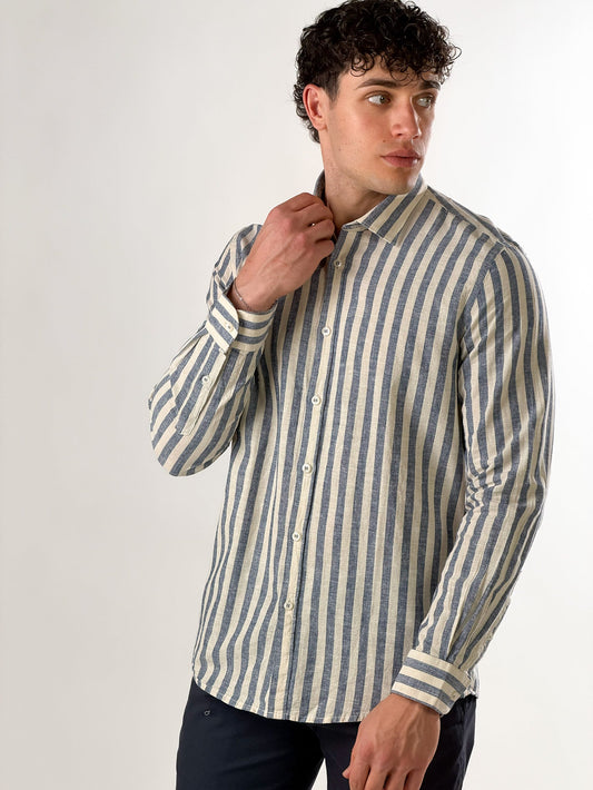 Camisa de lino de rayas medias