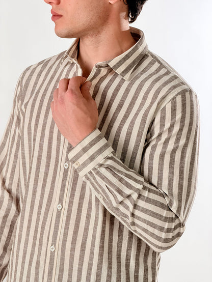 Camisa de lino de rayas medias