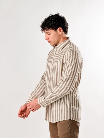 Camisa de lino de rayas medias