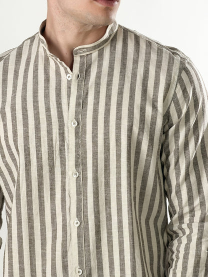 Camisa de lino de rayas medias cuello coreano