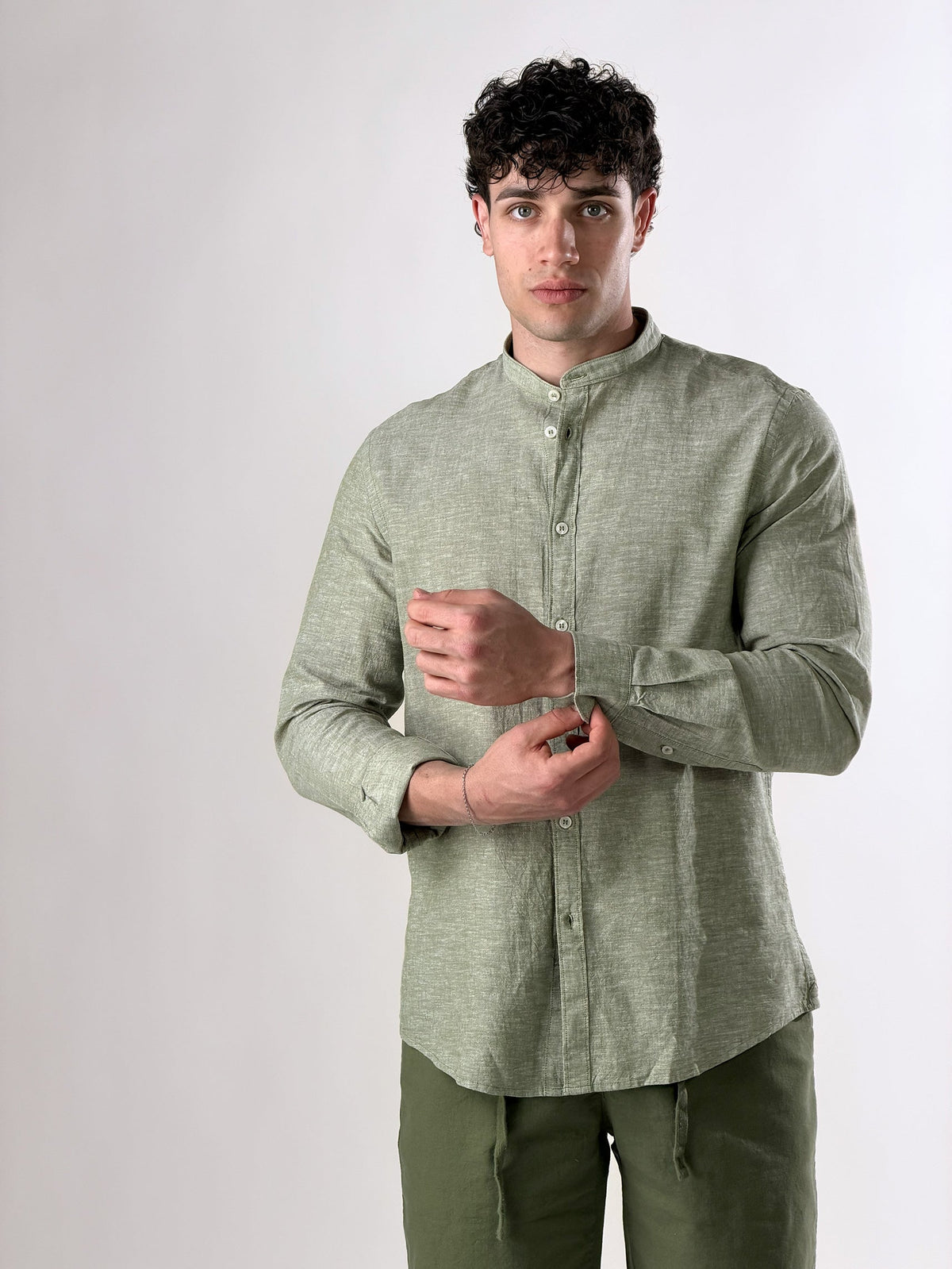 Camisa de lino jaspeado cuello coreano