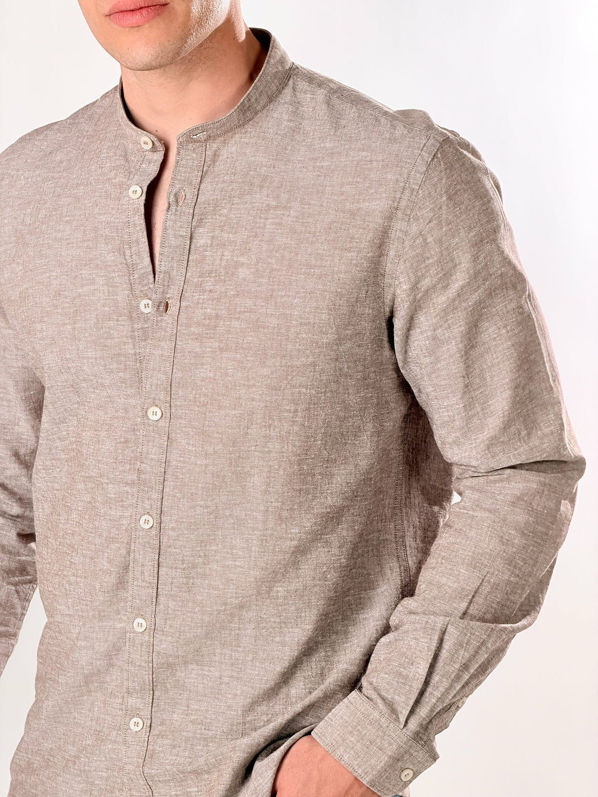 Camisa de lino jaspeado cuello coreano