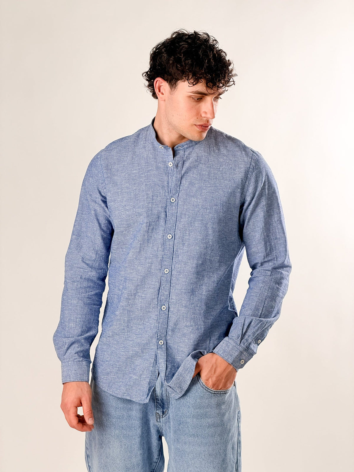 Camisa de lino jaspeado cuello coreano