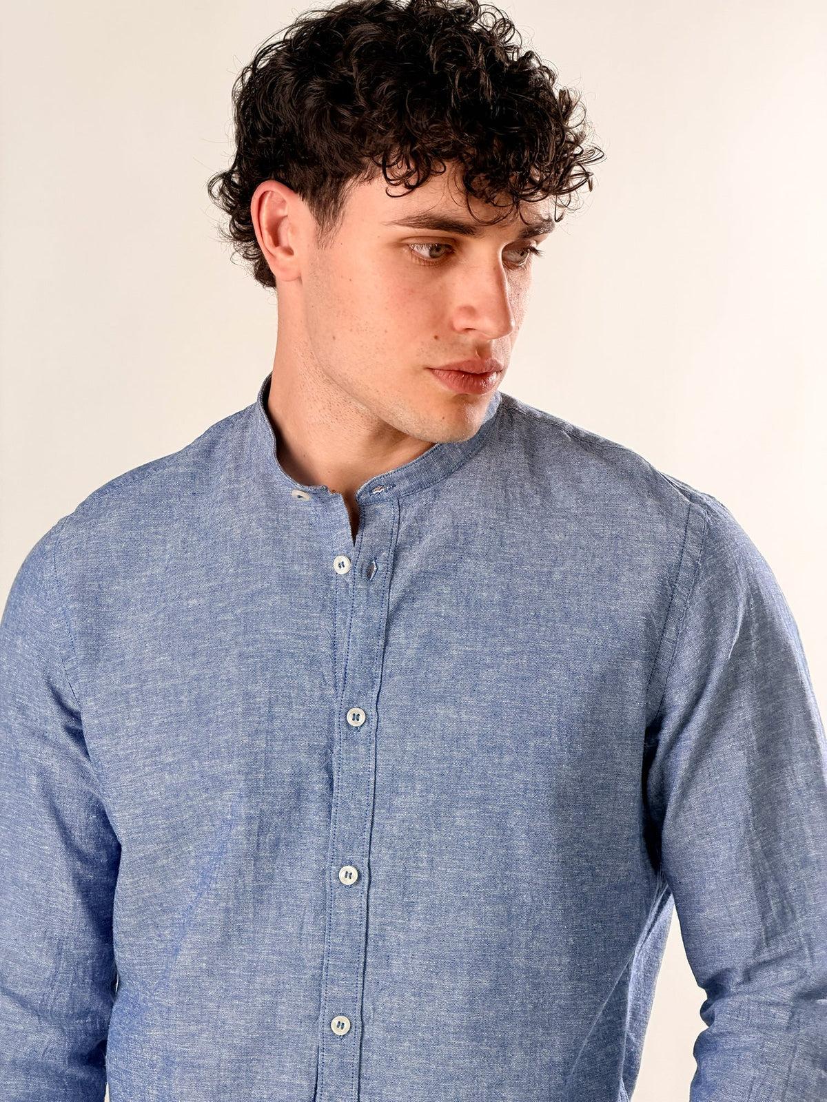 Camisa de lino jaspeado cuello coreano
