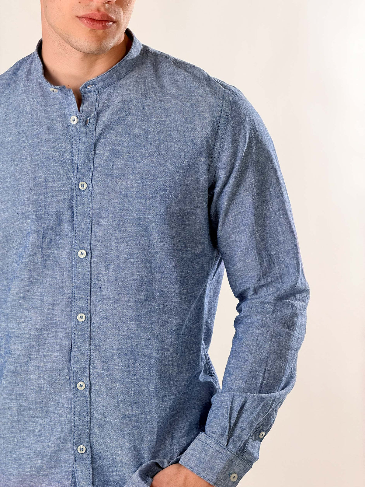 Camisa de lino jaspeado cuello coreano