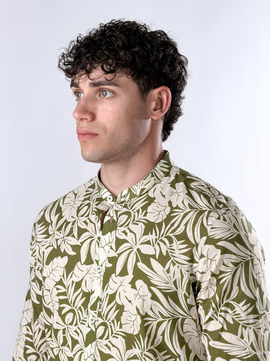 Camisa cuello coreano estampado verde oliva