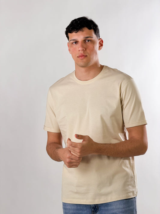Camiseta cuello redondo fina básica