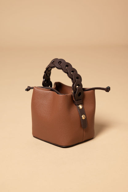 Bolso saco con asas trenzadas