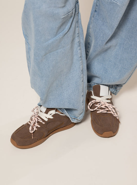 Zapatillas vintage con cordones rosas